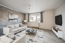 Wohnzimmer Einrichtungsbeispiel Raum f�r Ideen: Zweifamilienhaus mit Entwicklungspotenzial
