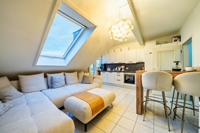 Wohnen/K�che Mannheim Dachgeschosswohnung Wohnen mit Weitblick - Stilvolle 2-Zimmer-Dachgeschosswohnung