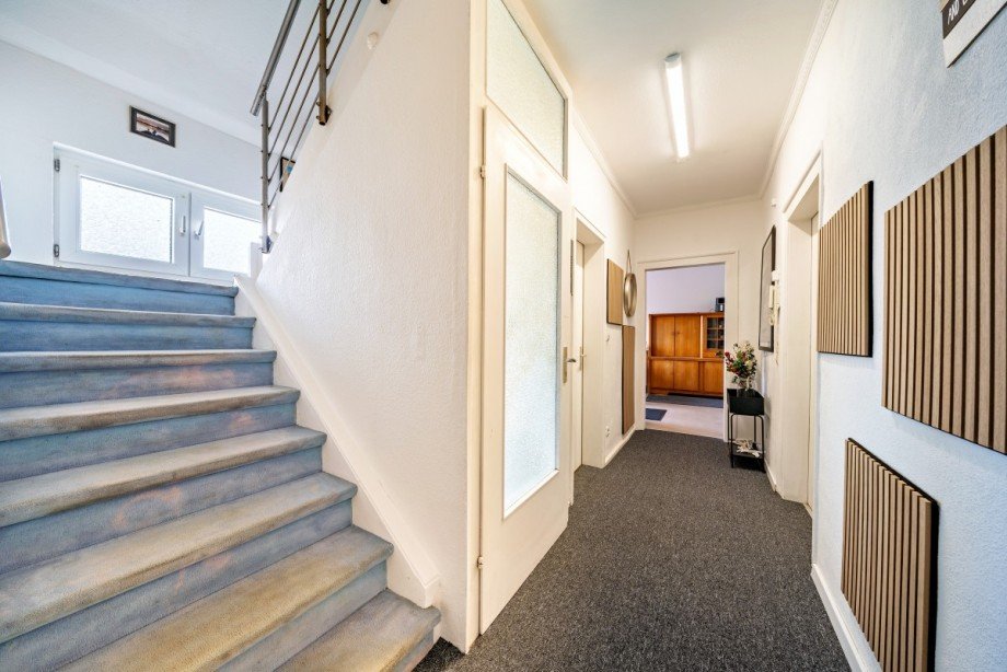 Treppenhaus zum Dachgescho� Zweifamilienhaus Hockenheim