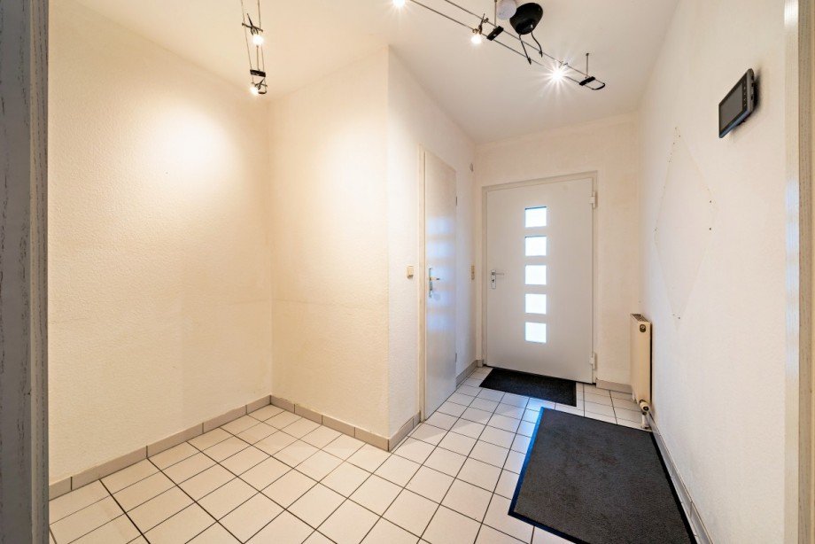 Flur Doppelhaush�lfte Schwetzingen