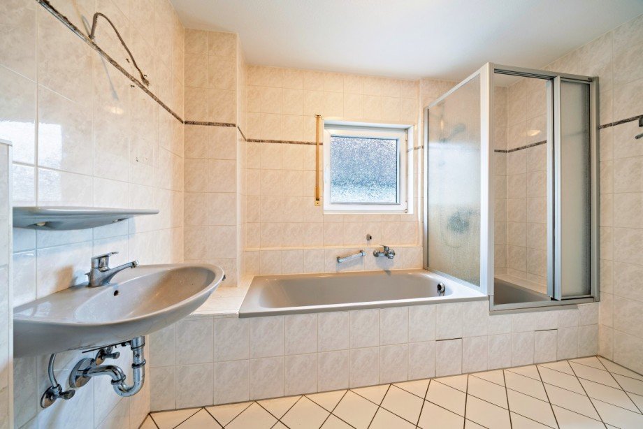 Badezimmer OG Doppelhaush�lfte Schwetzingen