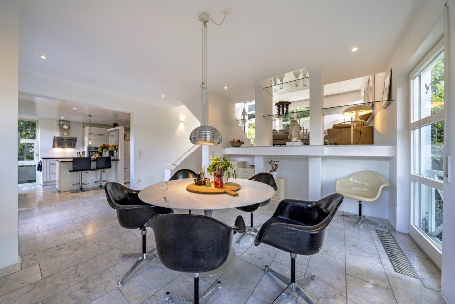 Esszimmer-Blick-zu-Ku Einfamilienhaus Heidelberg