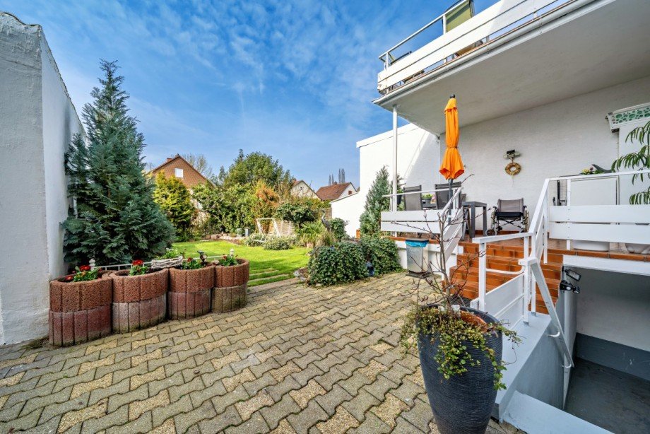 Gartenansicht Zweifamilienhaus Hockenheim