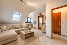 Wohnzimmer-Visualisierung �ber den D�chern in Seen�he - charmante DG-Wohnung mit Erker